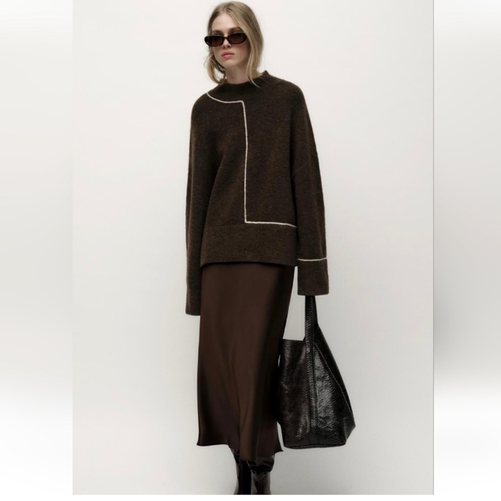 Zara Knit sweater with contrasting pipes